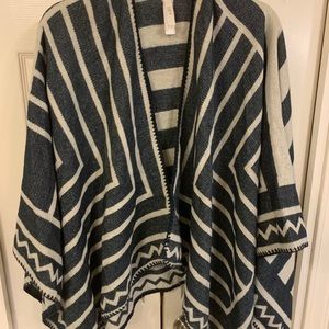 Women’s poncho cardigan